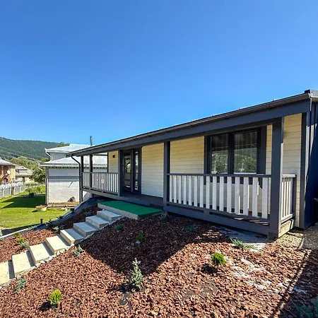 L&s Woodhouse Apartment *