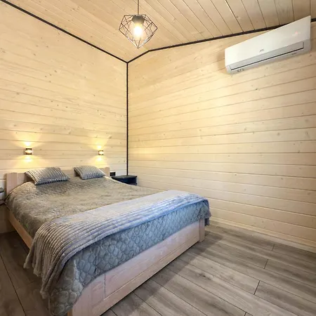 L&s Woodhouse * Verkhovyna