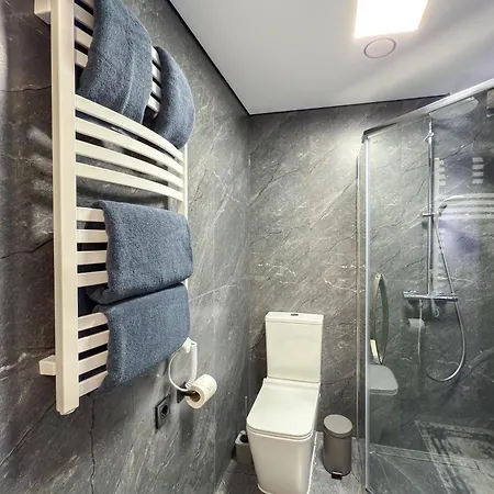 L&s Woodhouse Apartment Verkhovyna