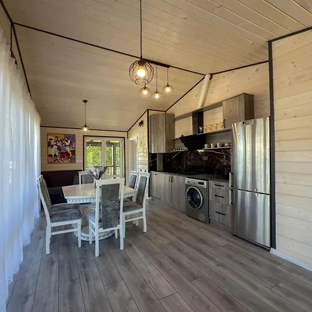 L&s Woodhouse Apartman *