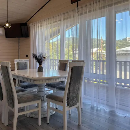 L&s Woodhouse Apartman *